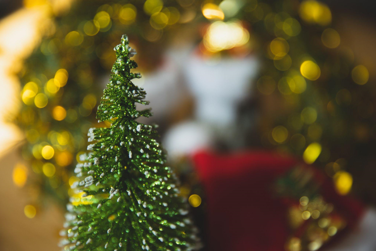 The Science Behind Artificial Christmas Trees: From Lab Work To Your Living Room